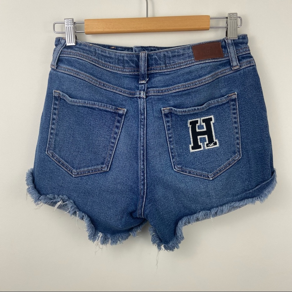 Hollister High-Rise Boyfriend Cutoff Shorts, Sz 5